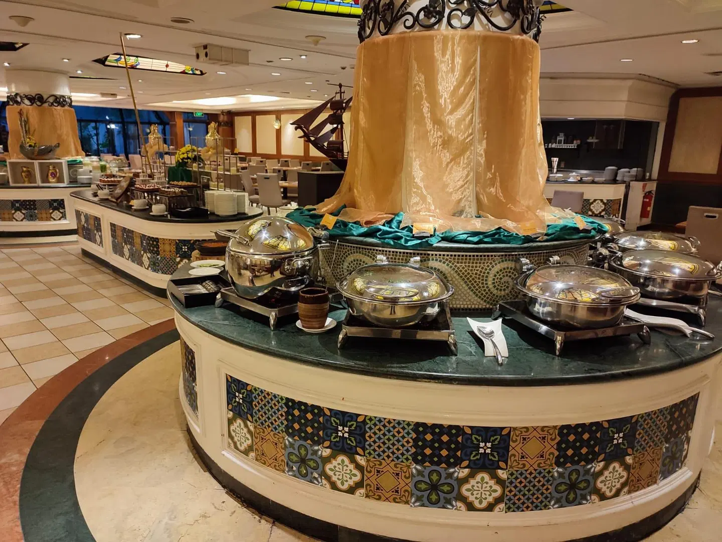 Sari Pan Pacific Jakarta RESTAURANT