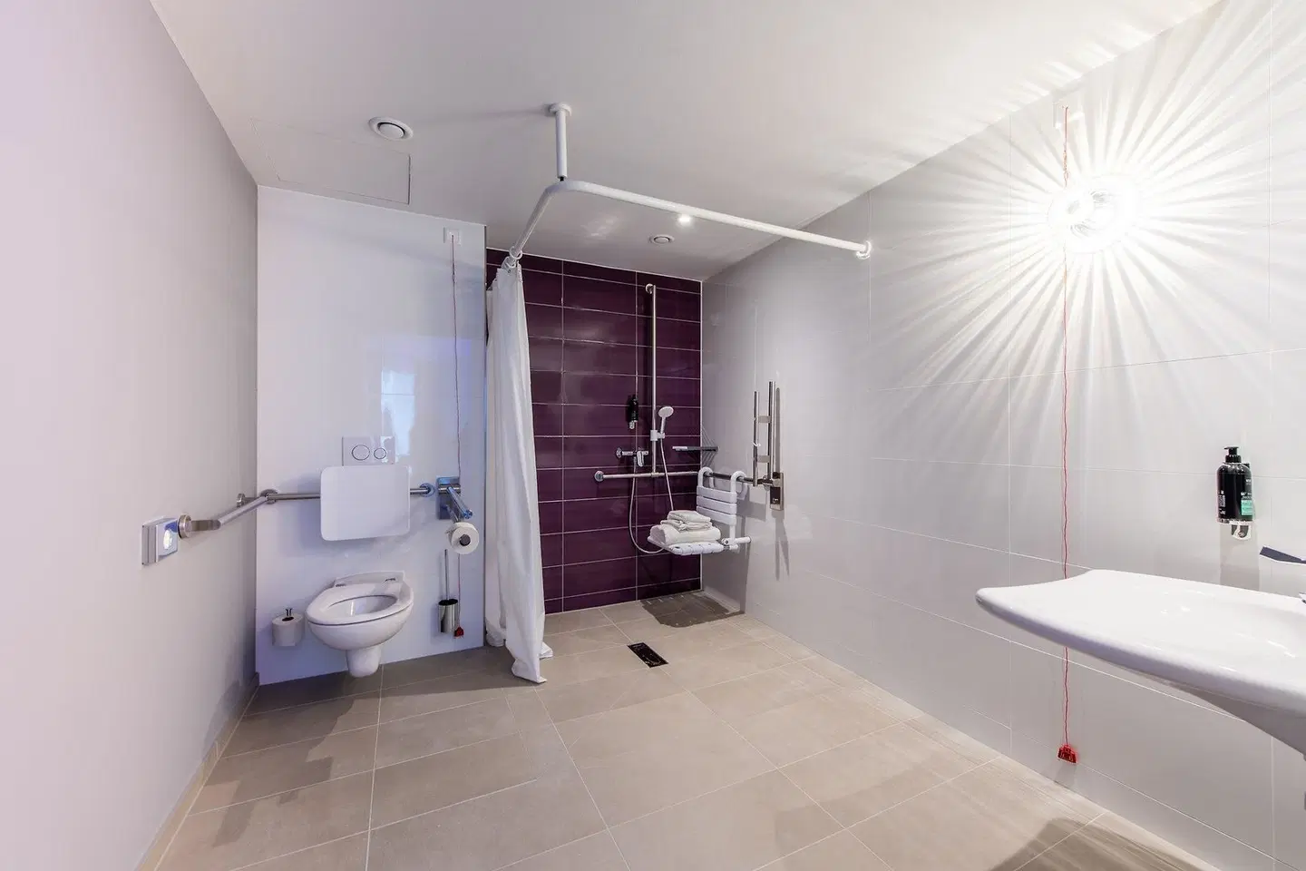 Premier Inn Stuttgart Feuerbach Badezimmer