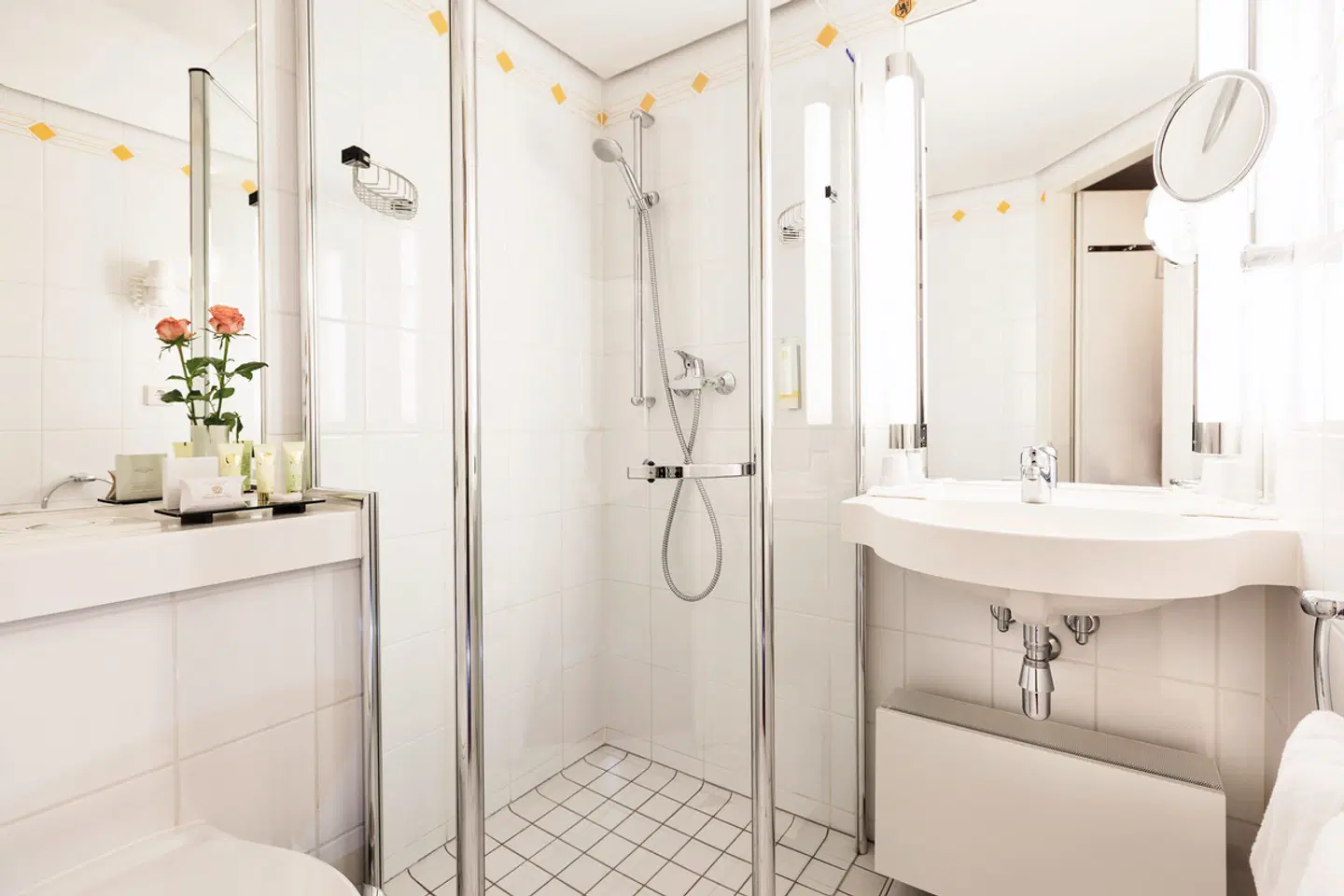 Best Western Premier Grand Hotel Russischer Hof Badezimmer