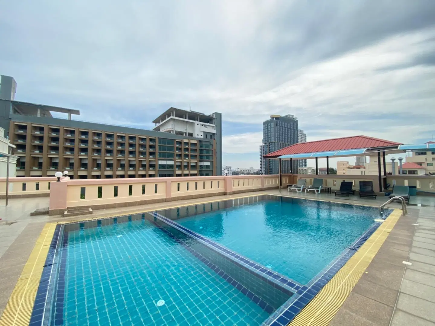 A.A. Pattaya Golden Beach Hotel OUTDOOR_POOL