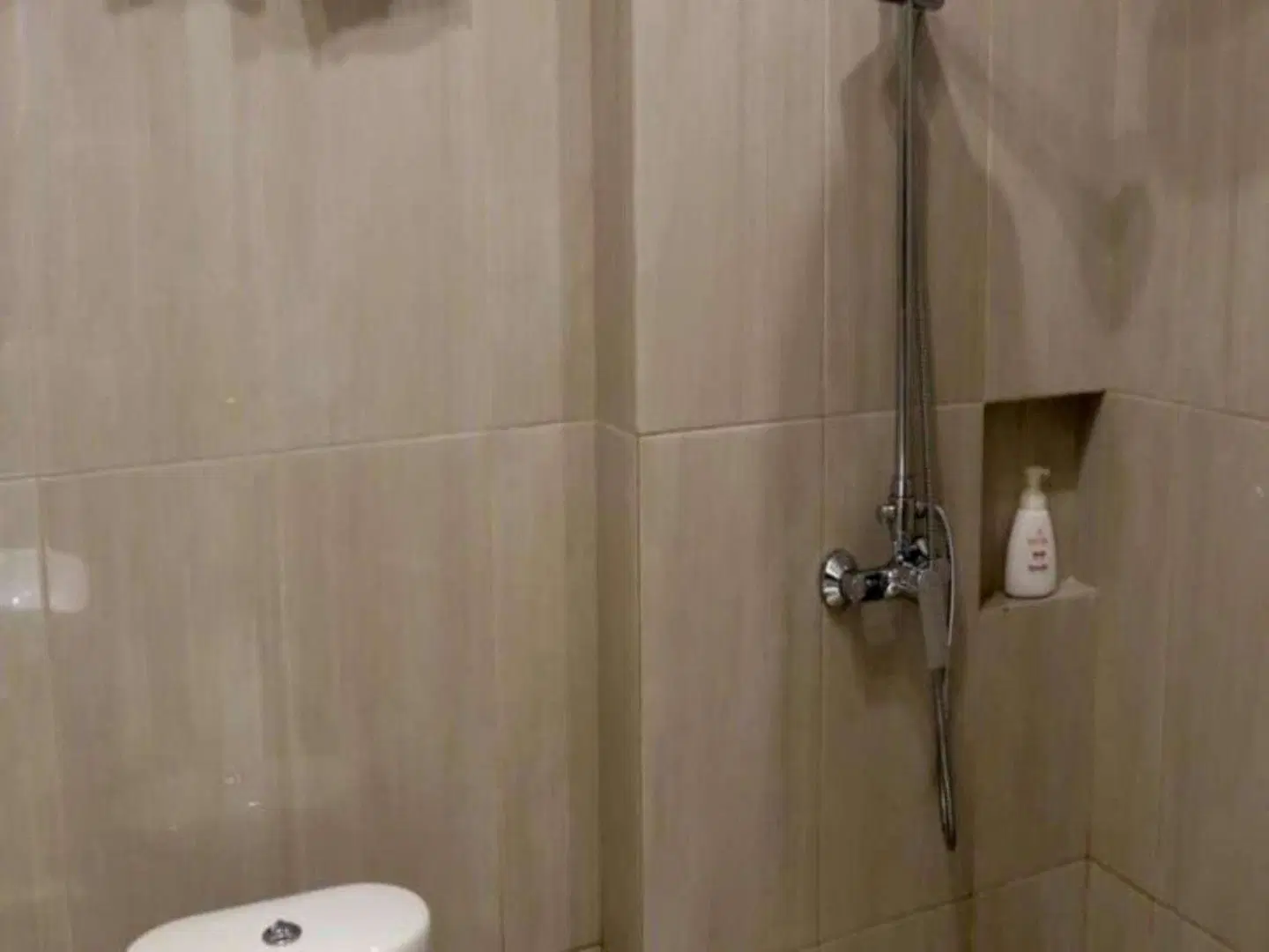 Istanaku Guesthouse 2 Badezimmer