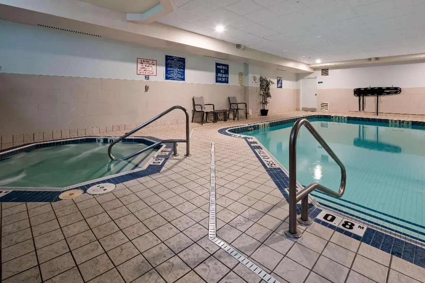 Best Western Plus Waterloo Hallenbad
