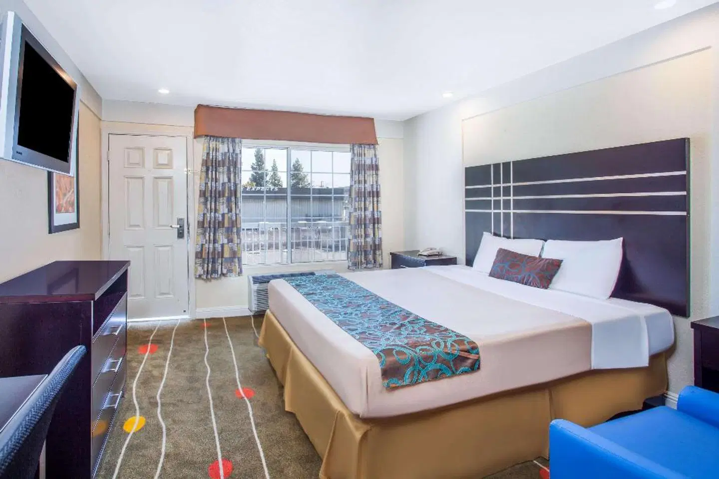 Travelodge by Wyndham Fresno Yosemite Area ROOM_EXAMPLE
