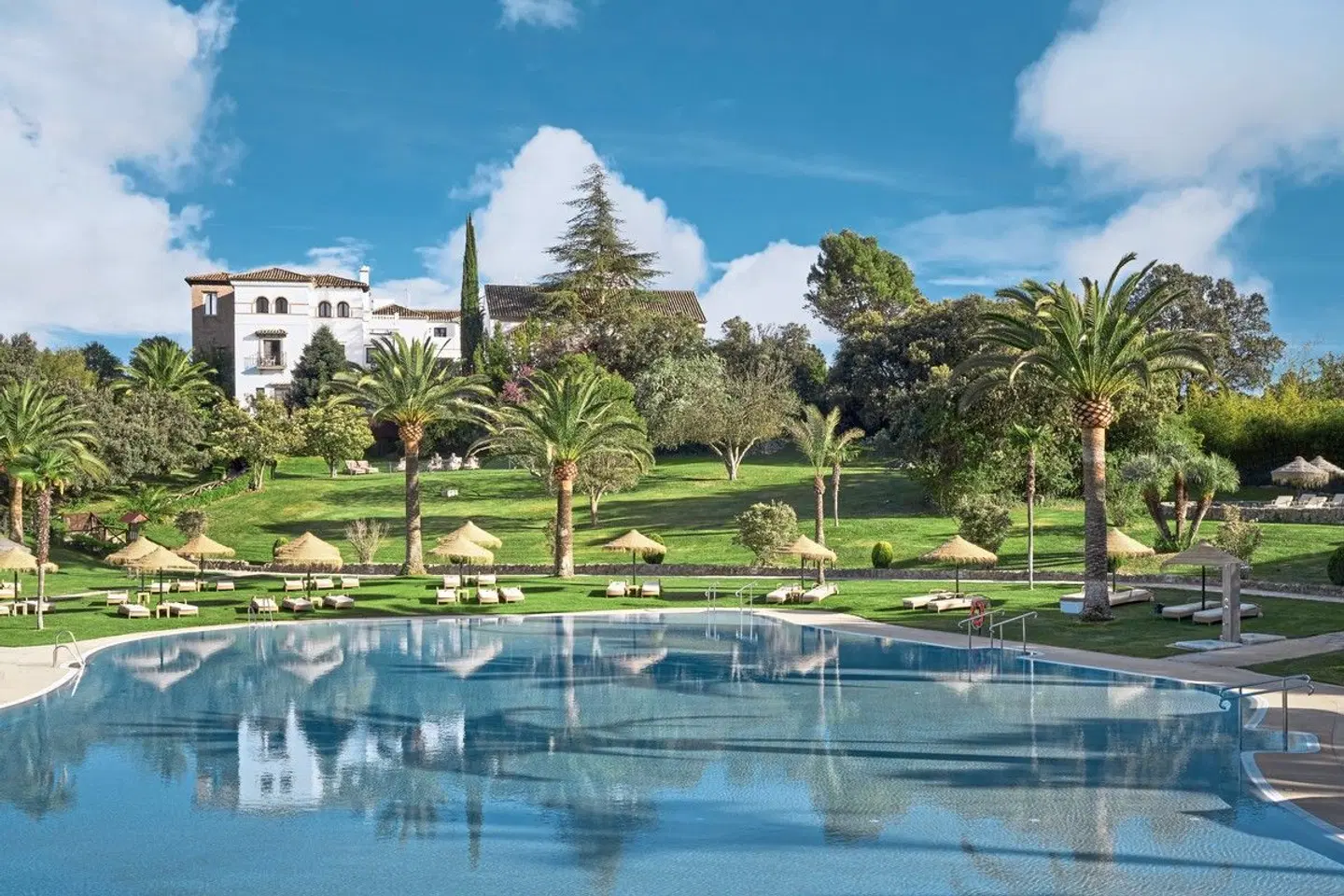 La Bobadilla, a Royal Hideway Hotel OUTDOOR_POOL