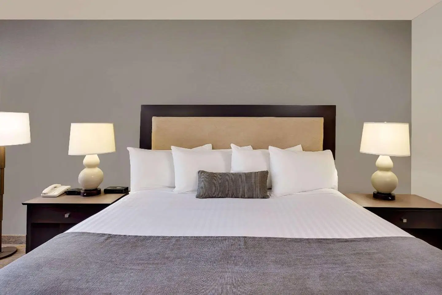 Ramada by Wyndham Kamloops ROOM_EXAMPLE