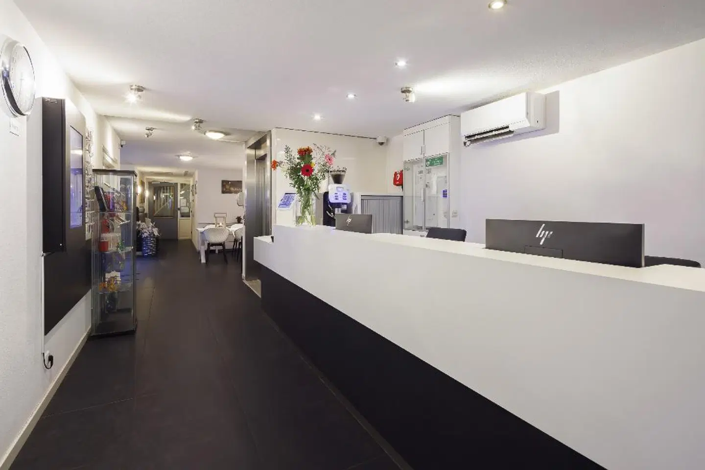 CC LOUNGE_LOBBY