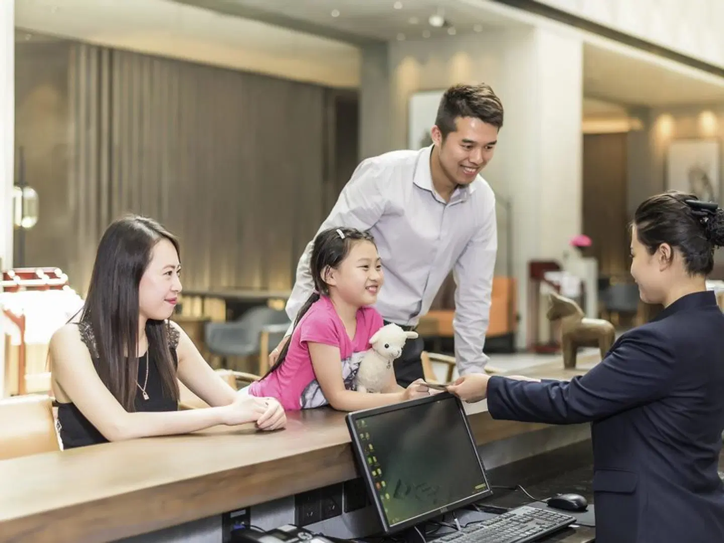 Novotel Shanghai Clover Hotel PEOPLE