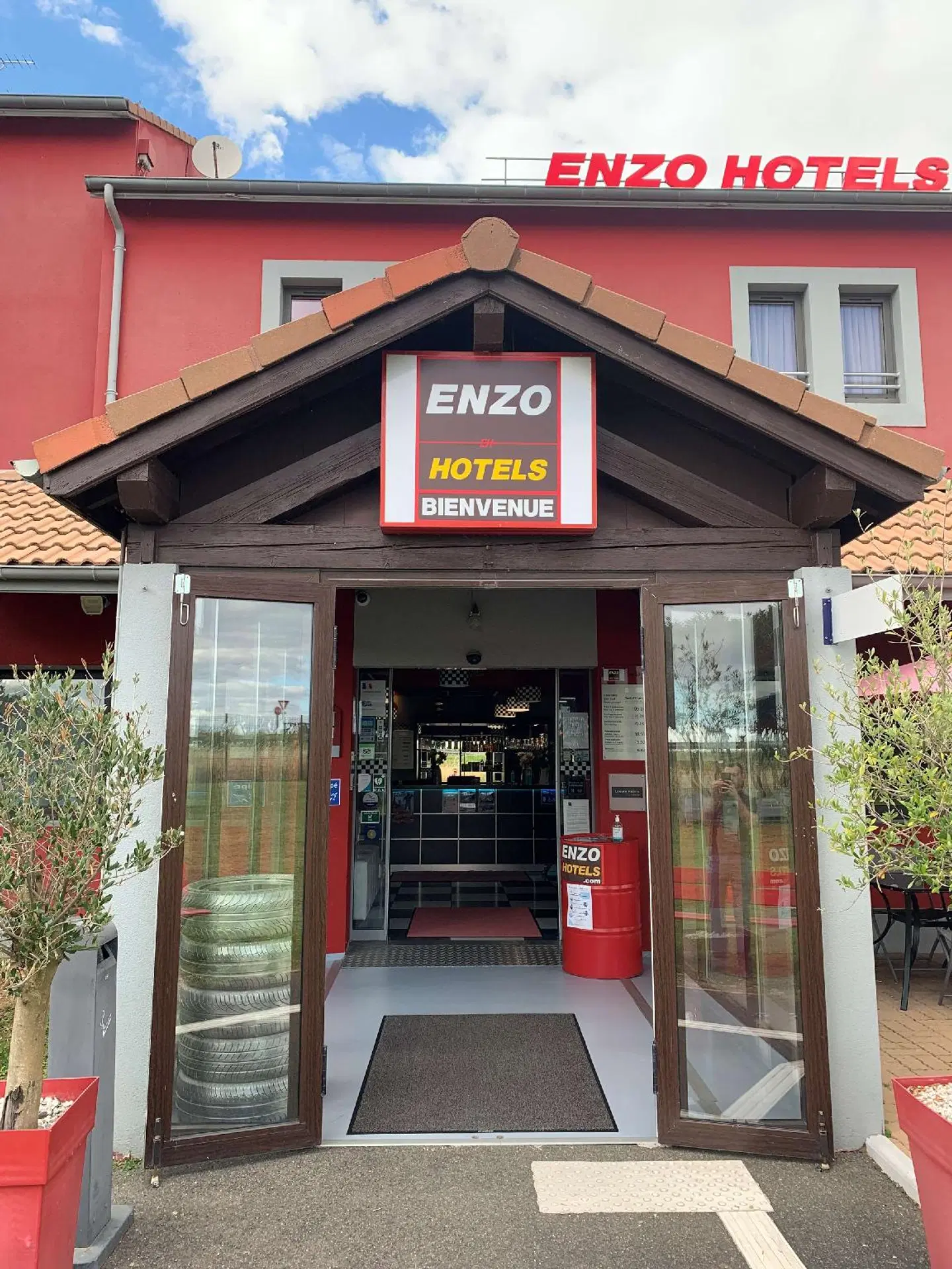 Enzo Hotels Cannes Ecluse by Kyriad Direct EXTERIOR