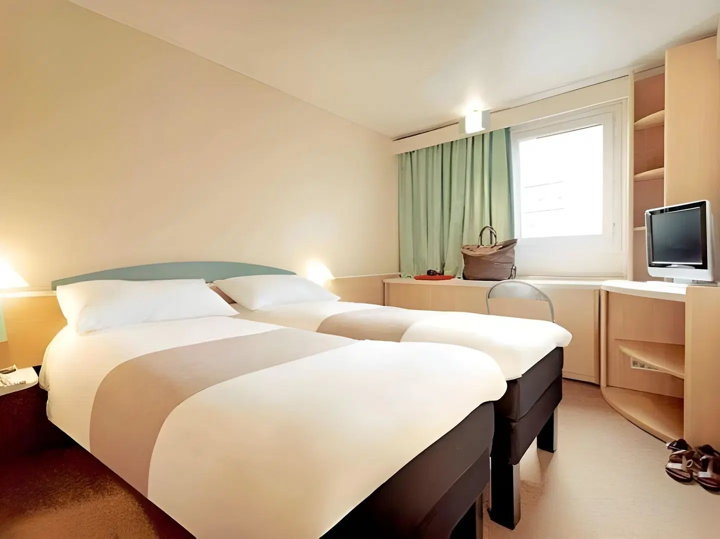 THE Darmstadt ROOM_EXAMPLE