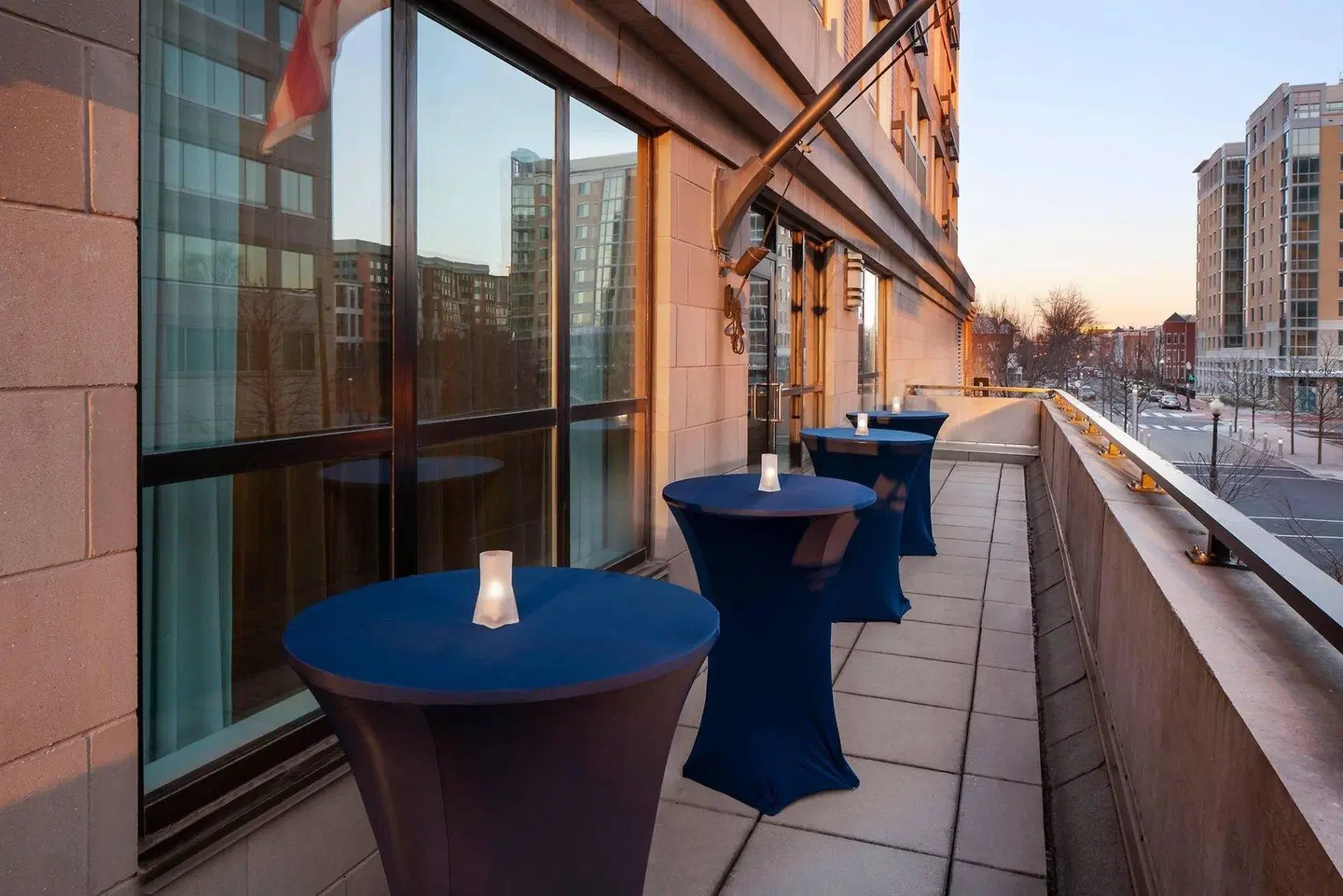 Courtyard by Marriott Washington Capitol Hill/Navy Yard Terrasse