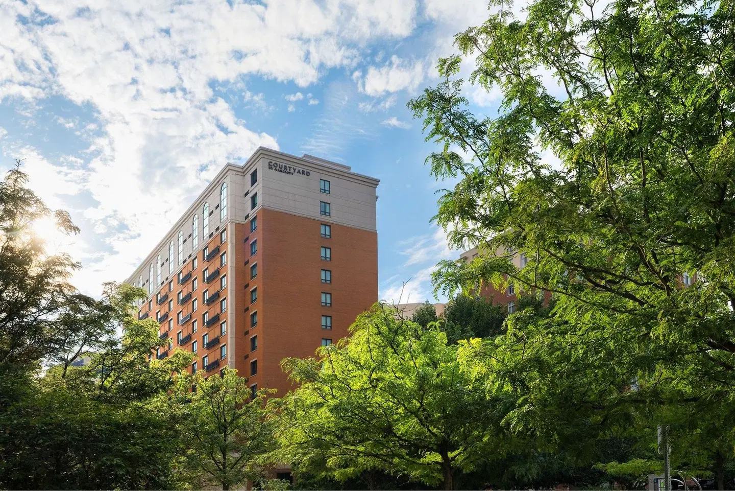 Courtyard by Marriott Washington Capitol Hill/Navy Yard EXTERIOR