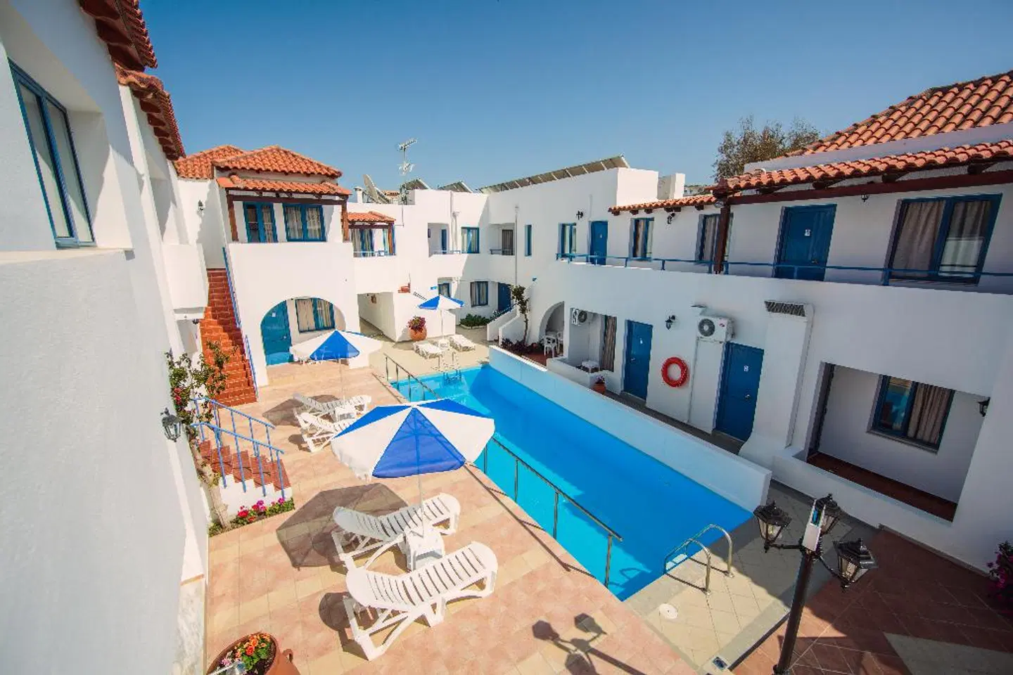 Iliana Hotel EXTERIOR