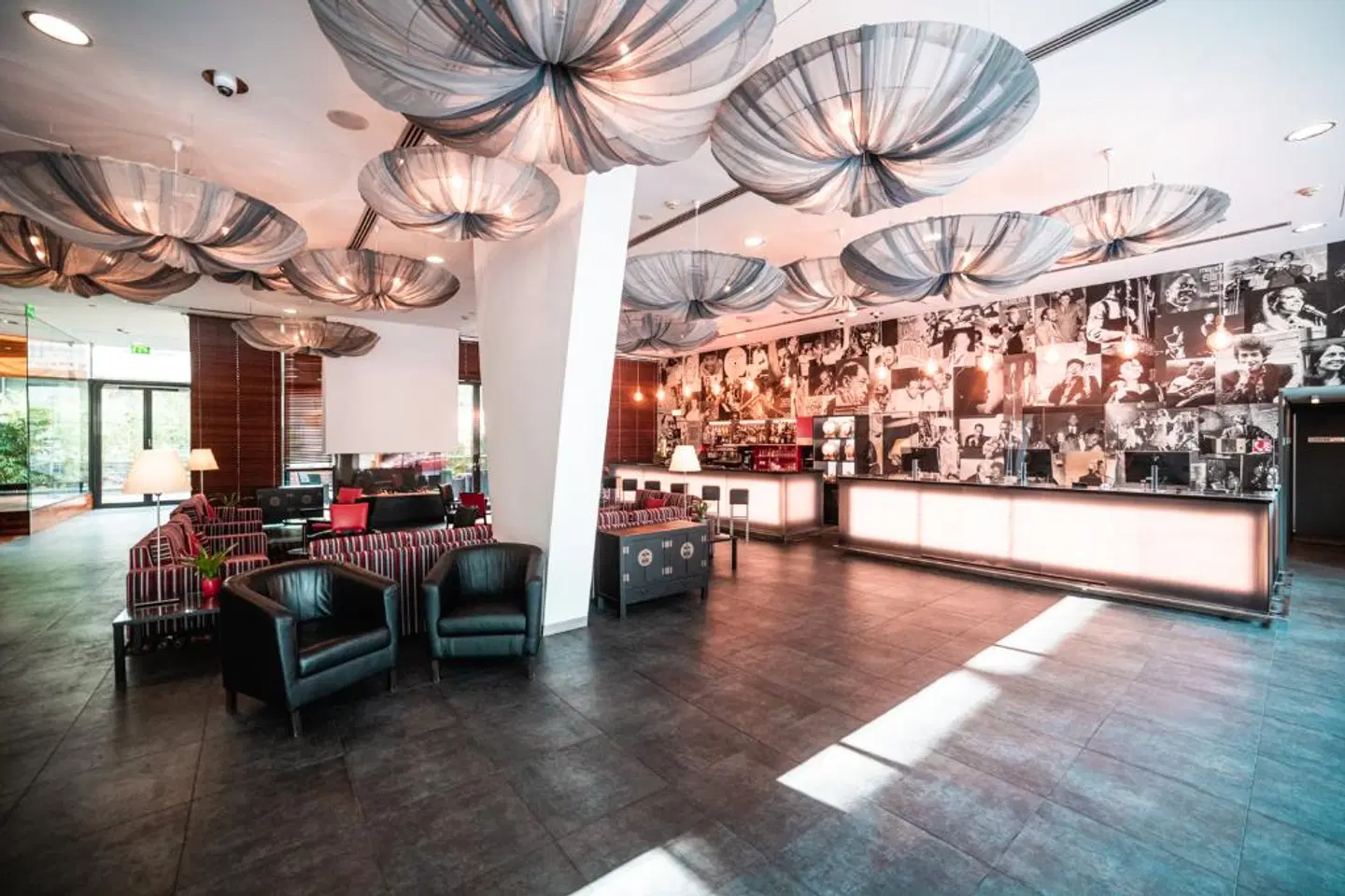 Orea Hotel Angelo Praha Bar