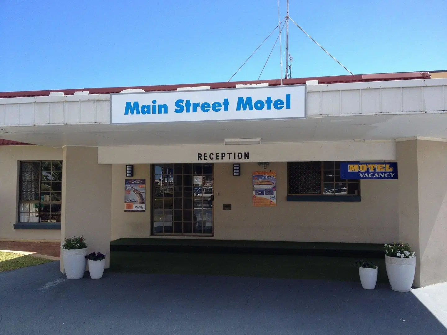 Main Street Motel Hervey Bay EXTERIOR