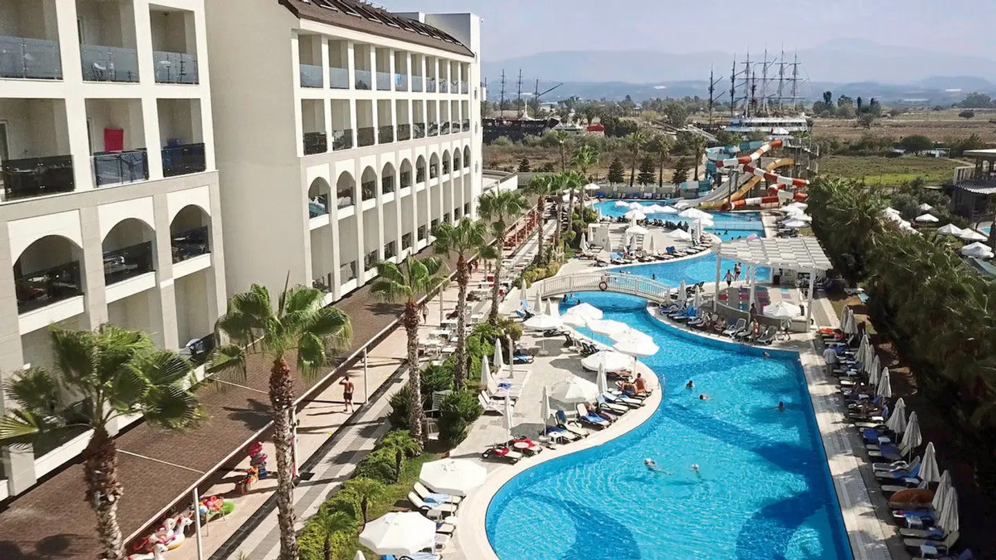 LRS Port River Hotel & Spa EXTERIOR