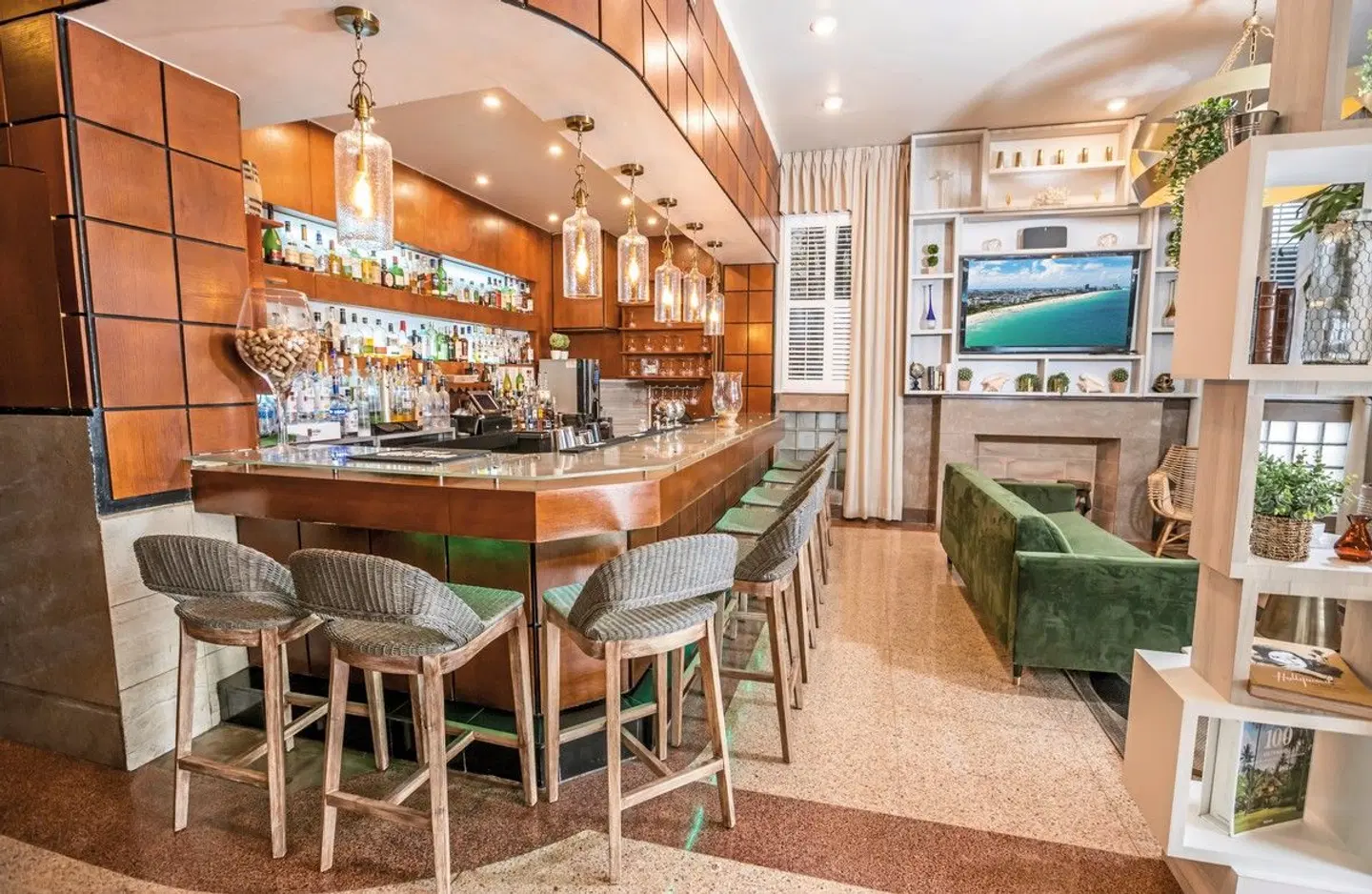 Chesterfield Bar