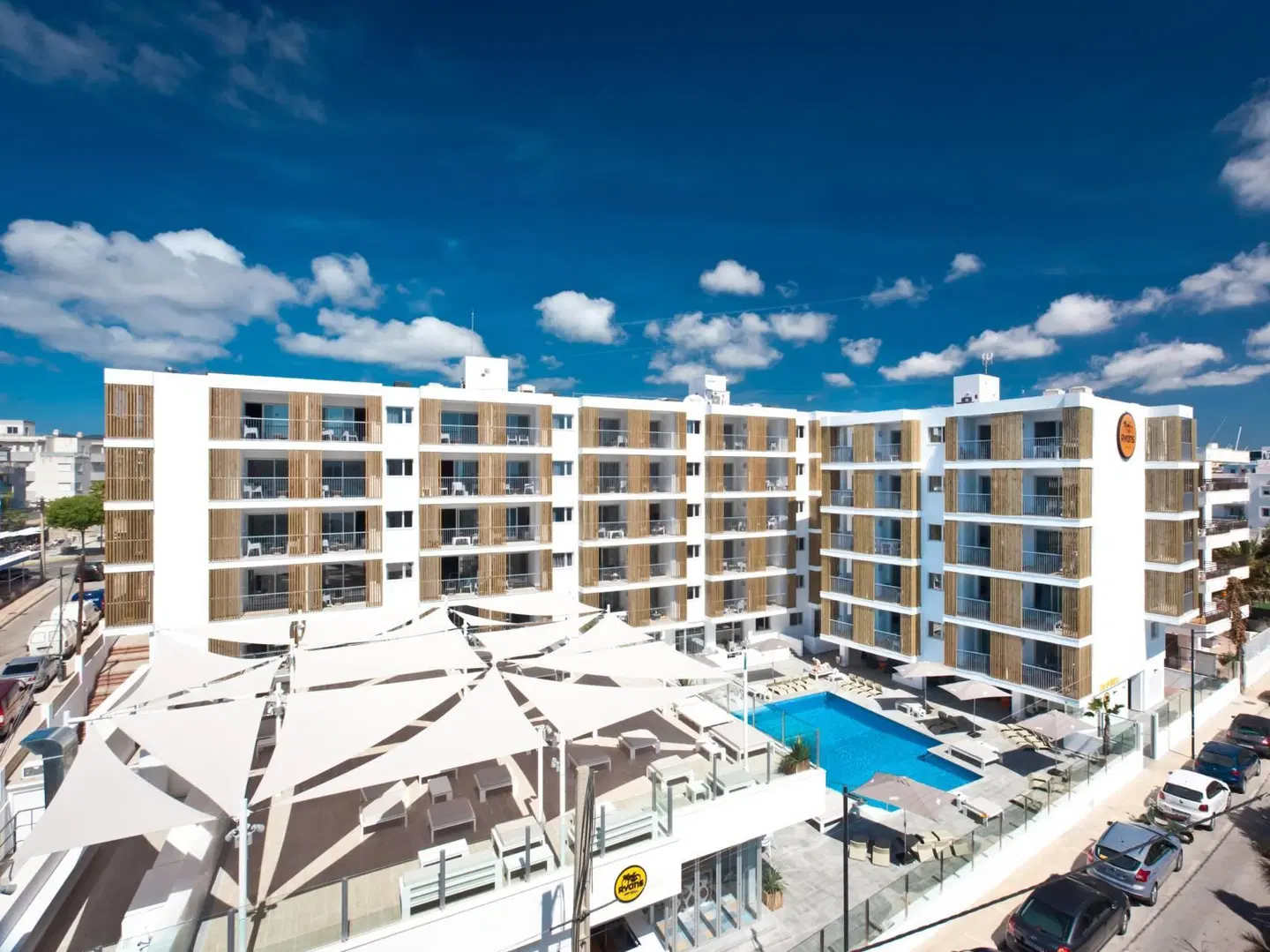 Ryans Ibiza EXTERIOR