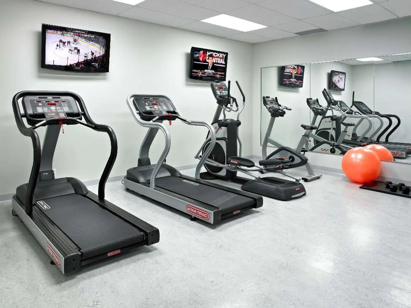 Coast Chilliwack Hotel SPORTS_AND_LEISURE