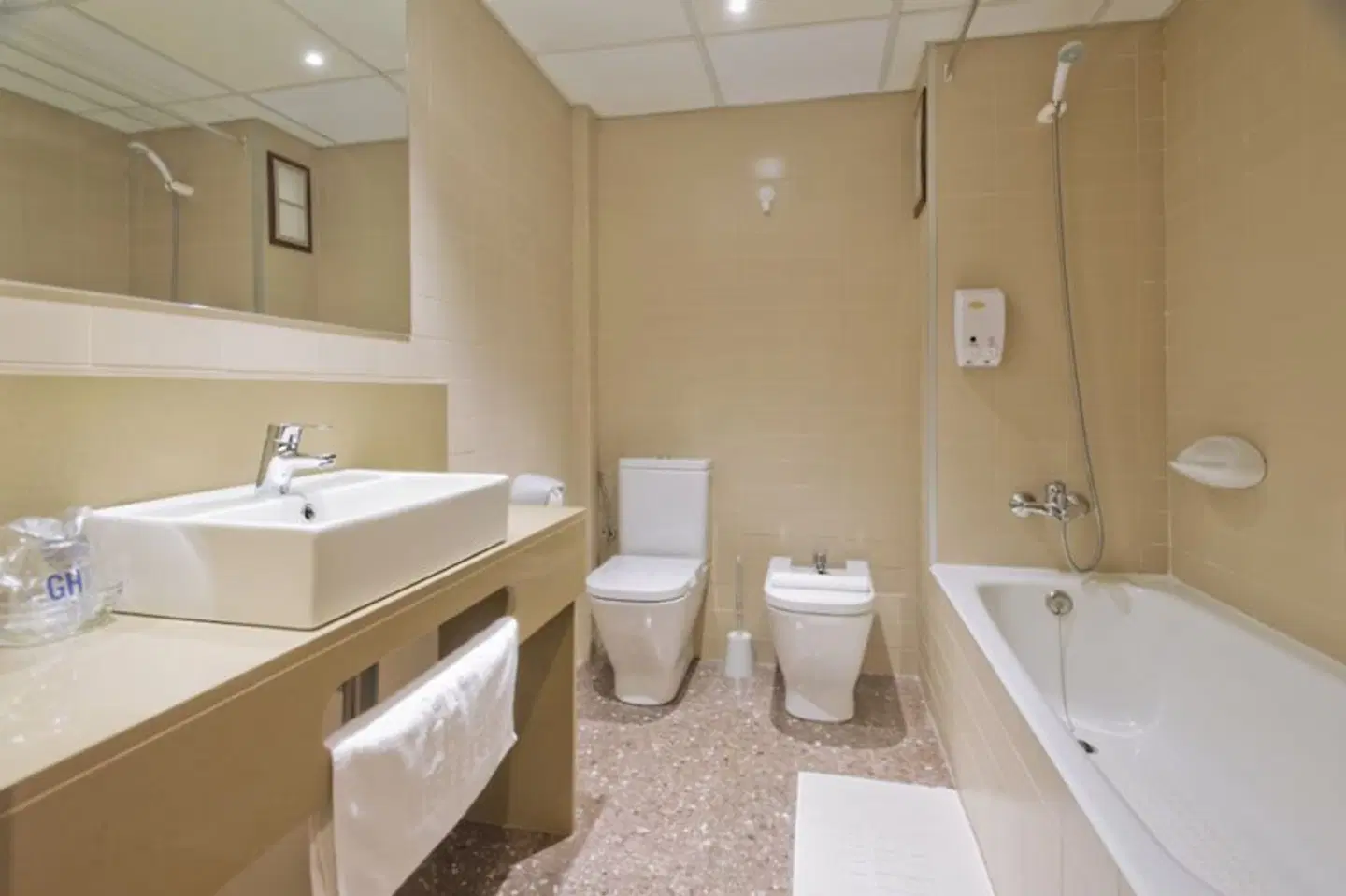 GHT Costa Brava & Spa BATHROOM