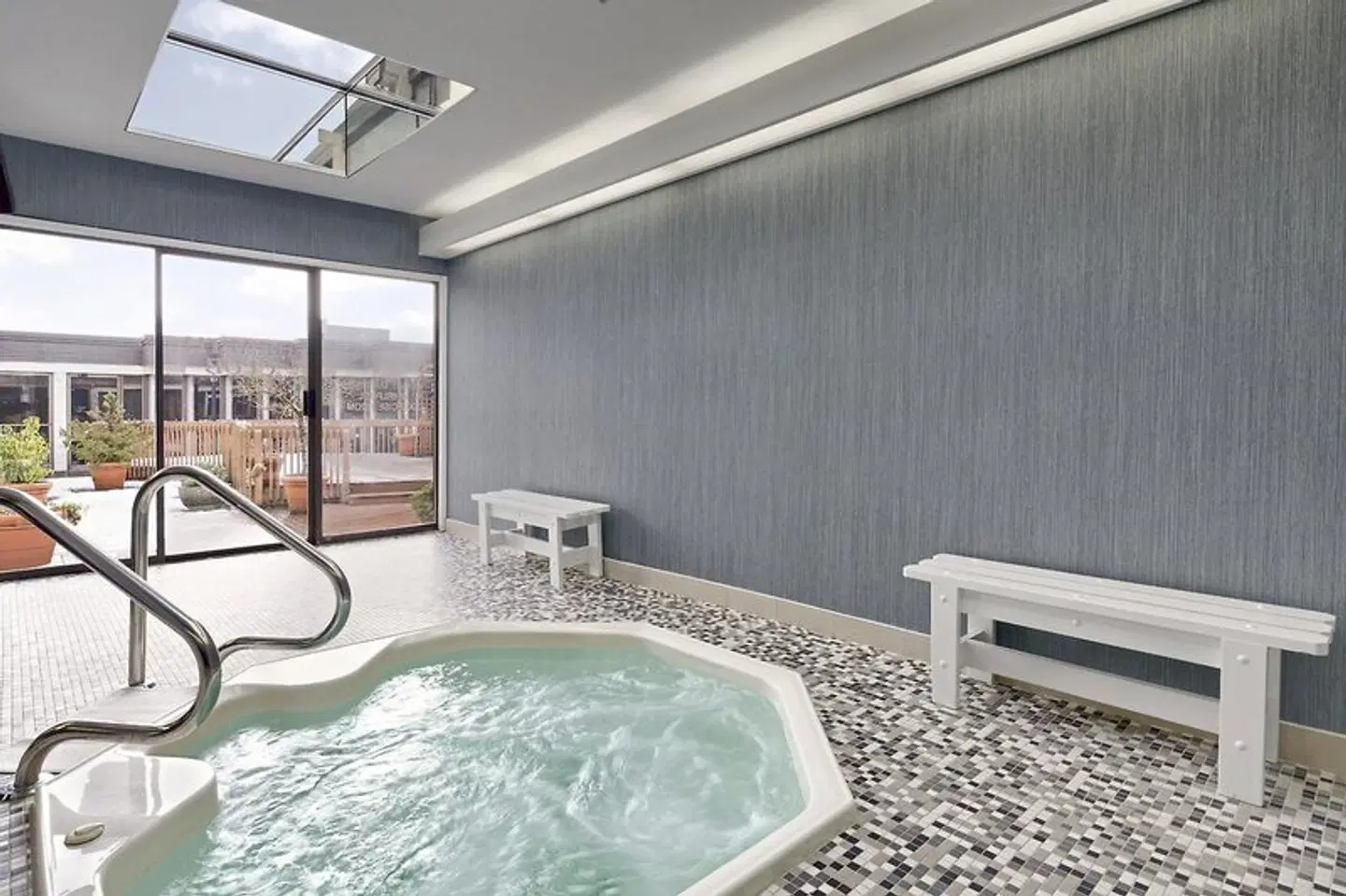 Coast Discovery Inn HEALTH_BEAUTY