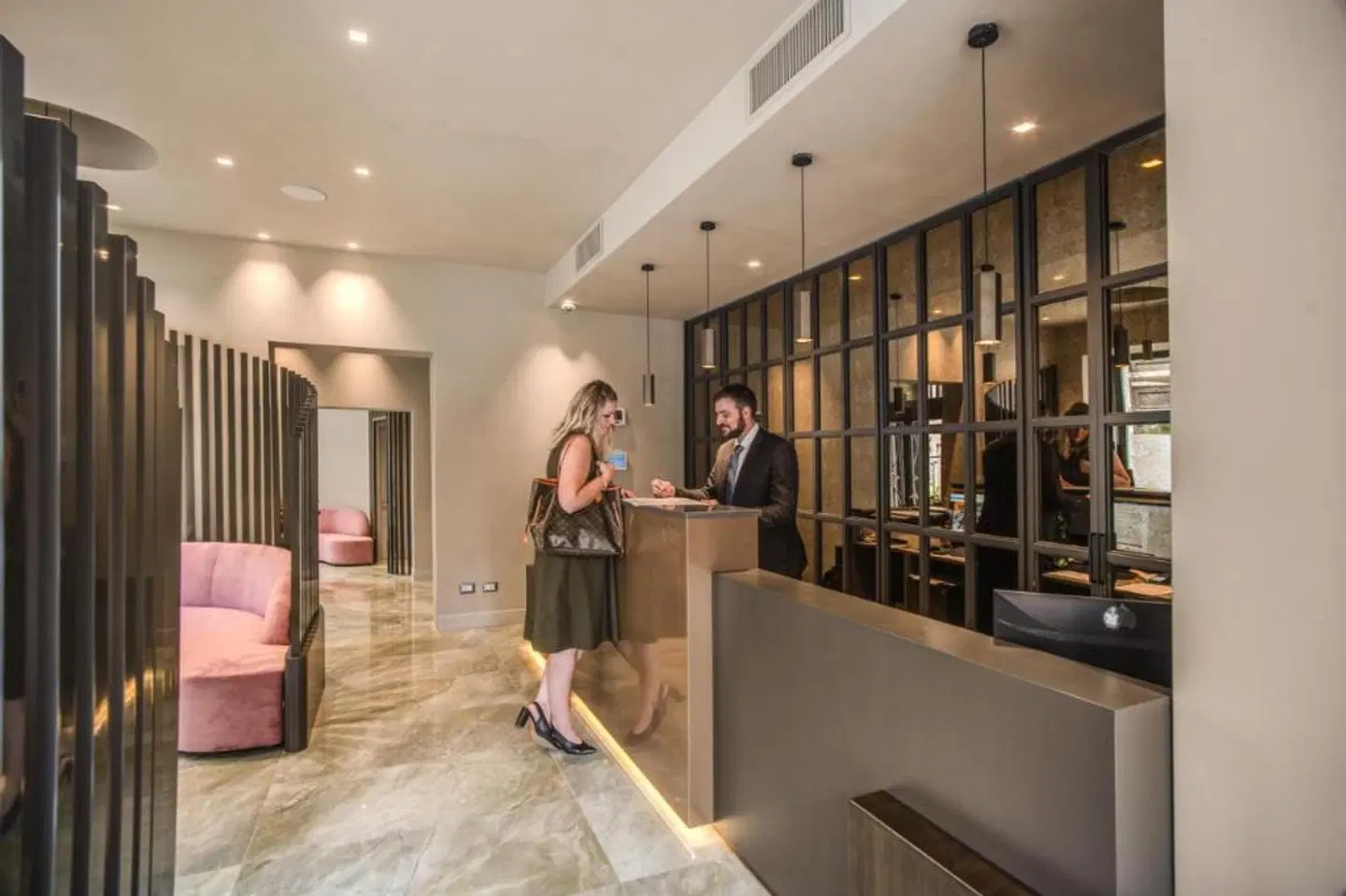 Hotel 77 Seventy-Seven Bar
