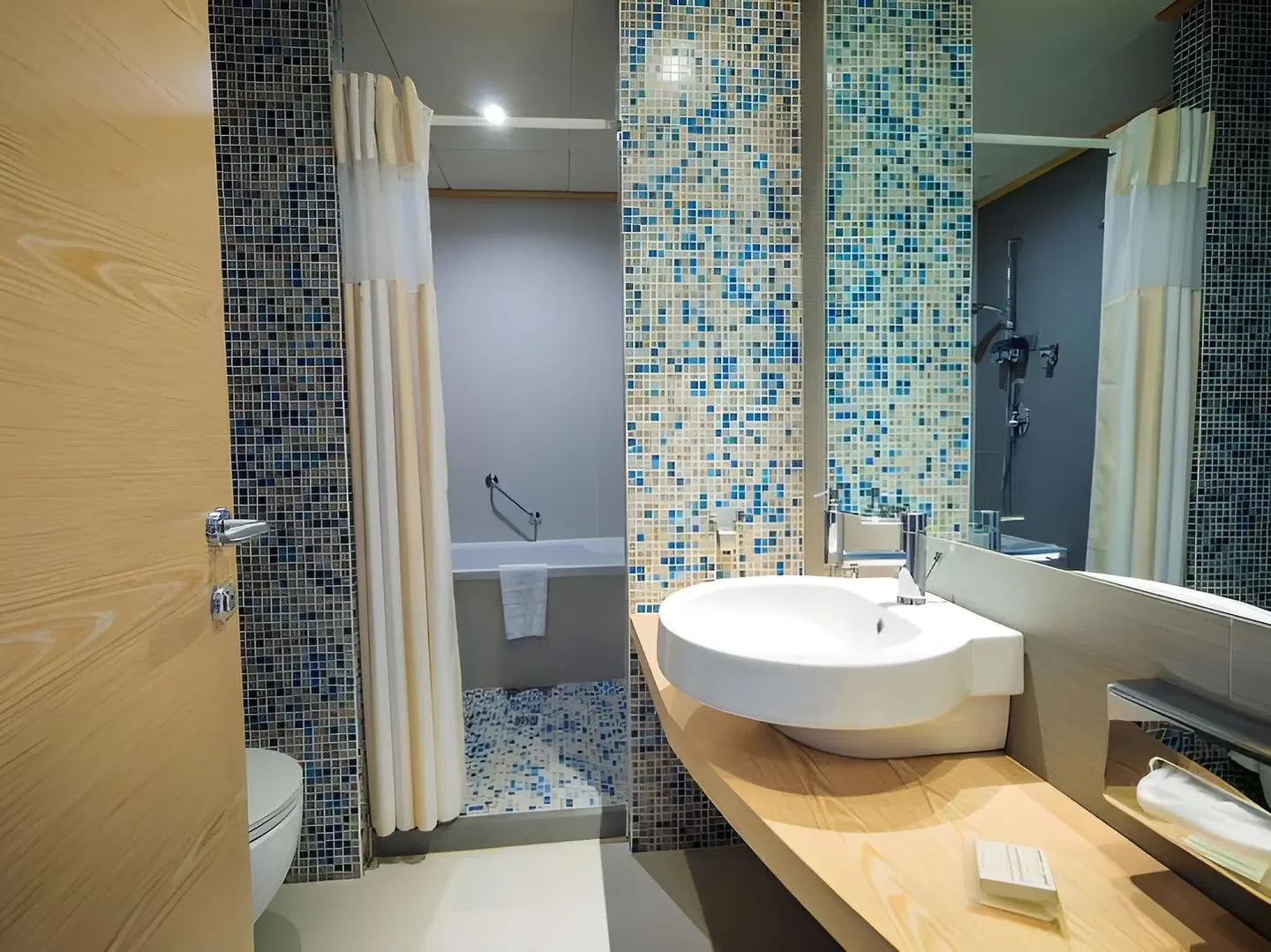 UNAHOTELS MH Matera Badezimmer
