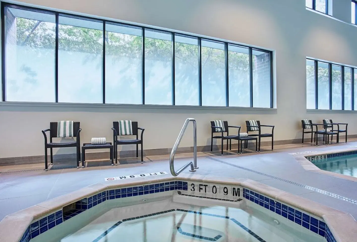 Embassy Suites by Hilton Washington DC Georgetown Hallenbad
