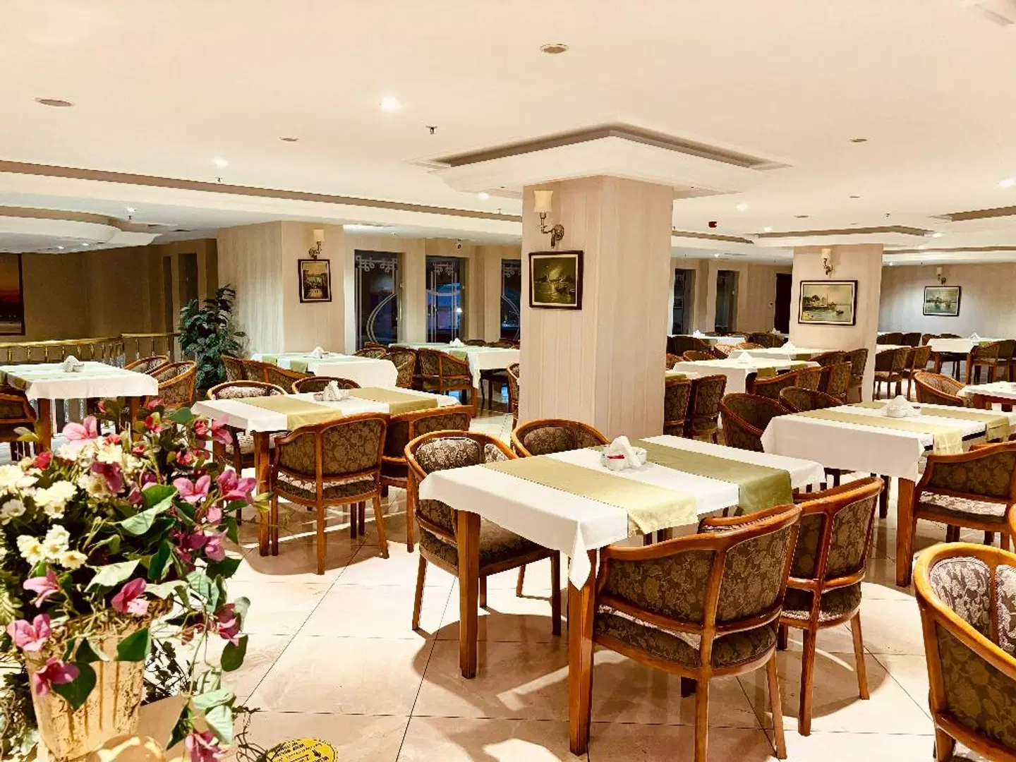 Askoc Hotel Restaurant