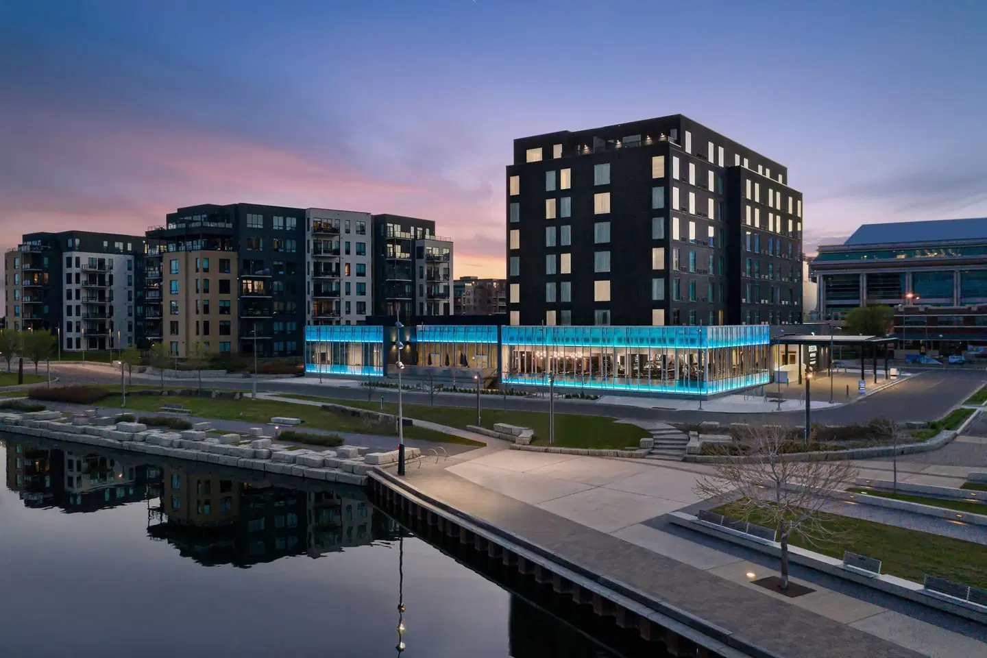 Delta Hotels by Marriott Thunder Bay EXTERIOR