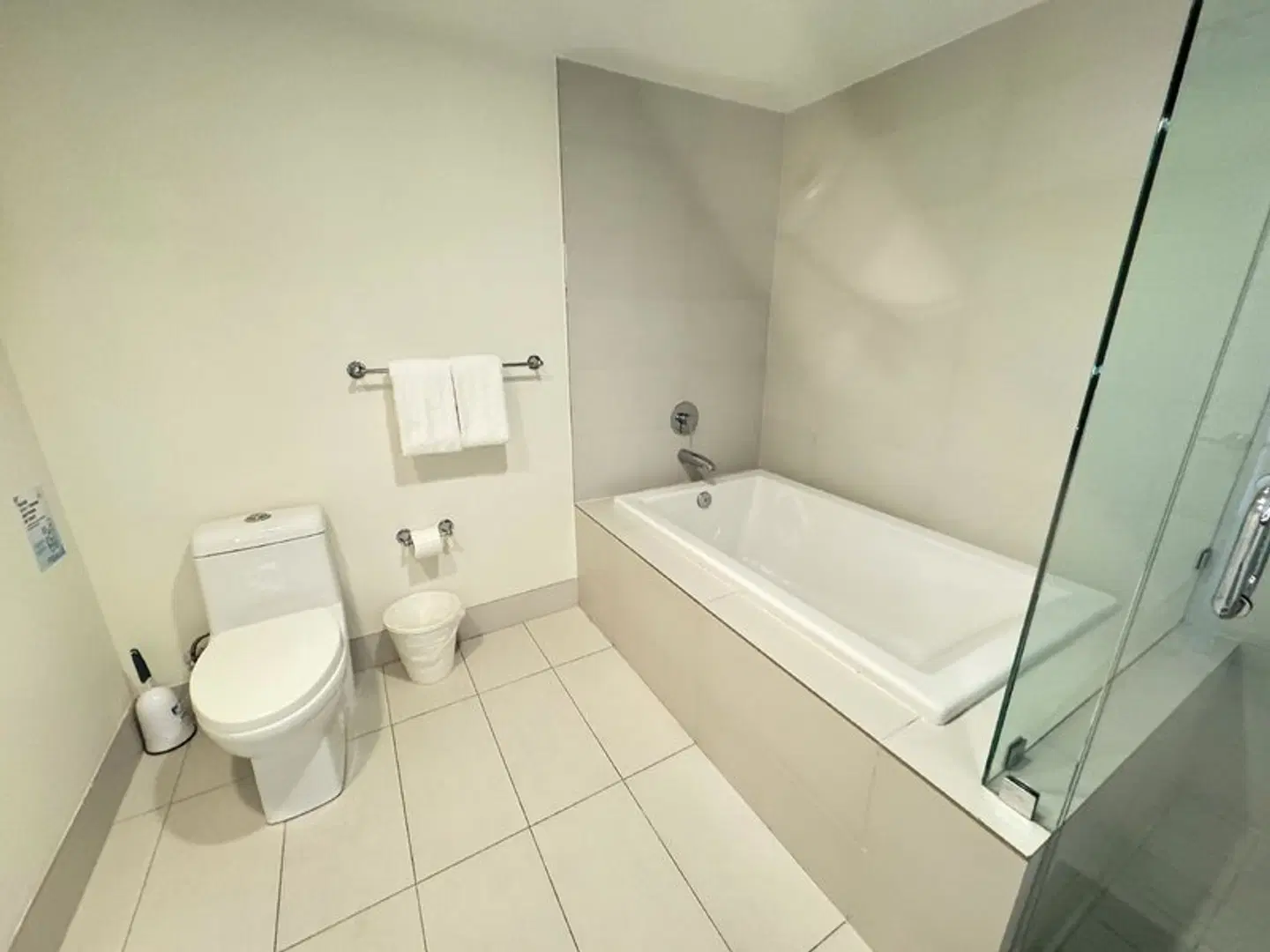 Beachwalk Elite Hotels and Resorts Badezimmer