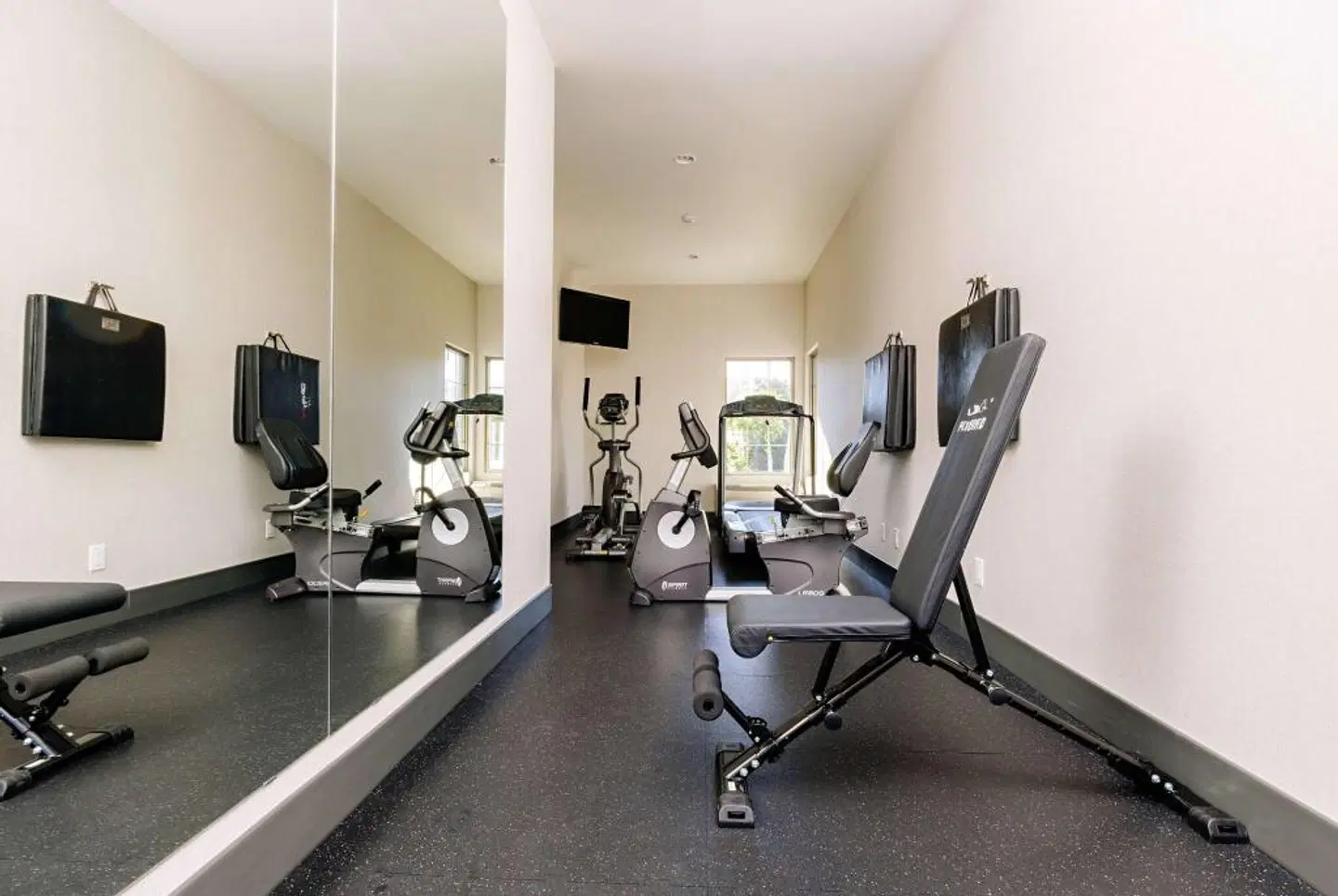 Ramada Inn & Suites Penticton SPORTS_AND_LEISURE