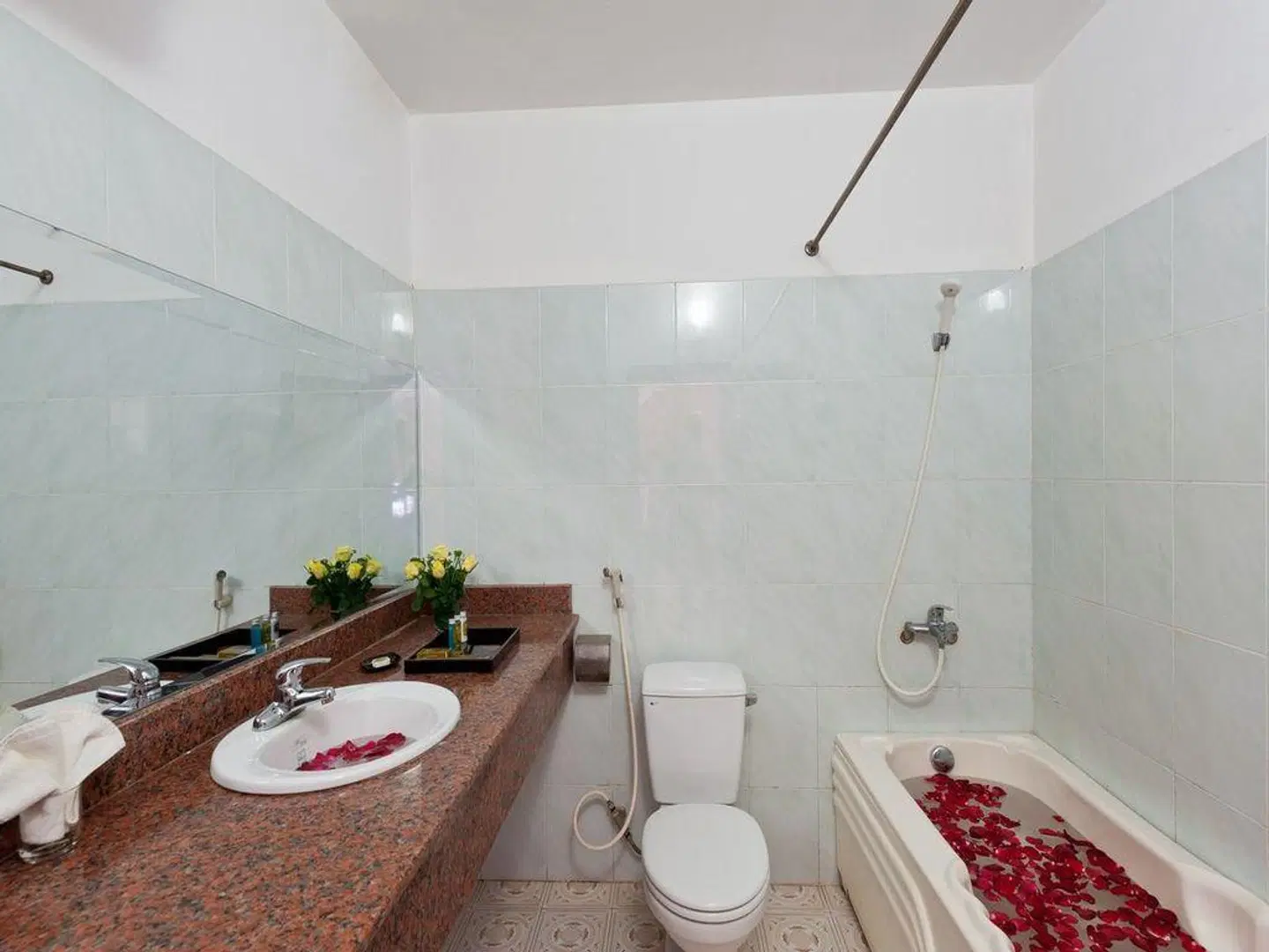 Muong Thanh Lai Chau Hotel BATHROOM