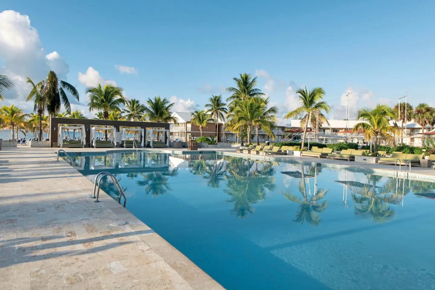 Viva Fortuna Beach by Wyndham OUTDOOR_POOL