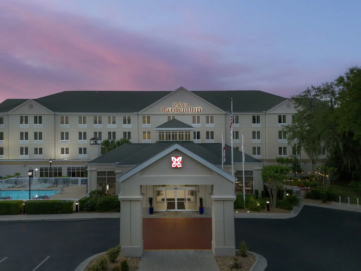 Hilton Garden Inn Gainesville EXTERIOR