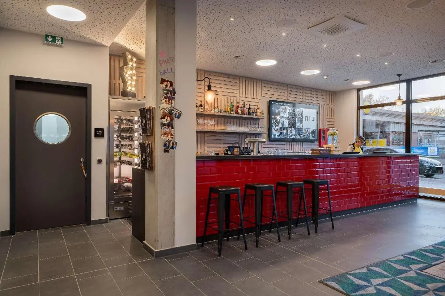 Holiday Inn - the niu, Keg Hamburg Ost Bar