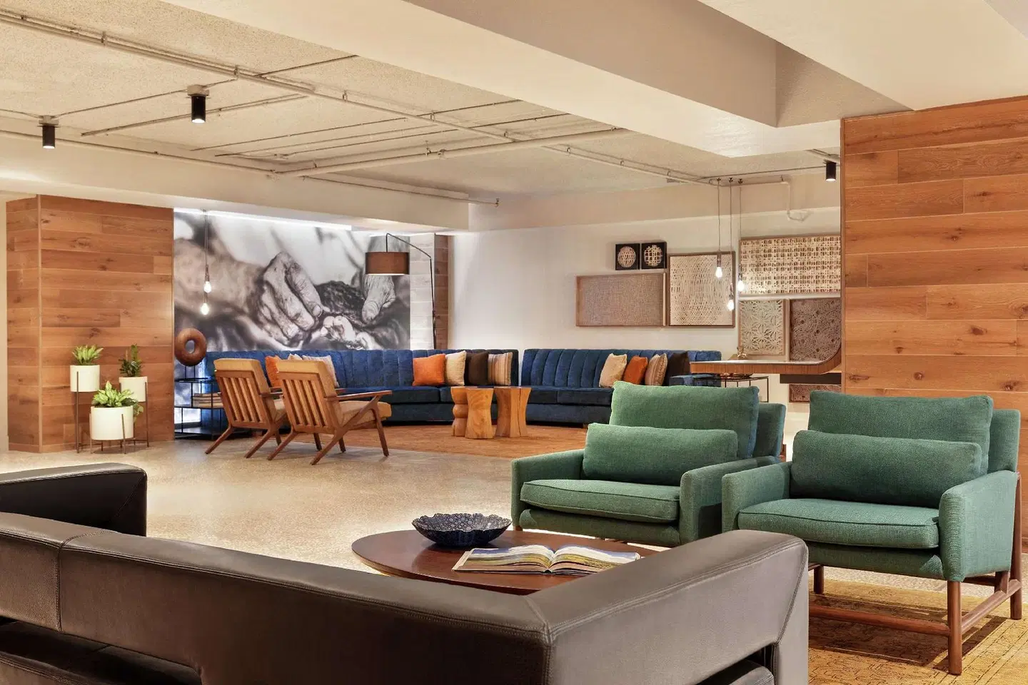 Hotel Alba Tampa, Tapestry Collection by Hilton LOUNGE_LOBBY