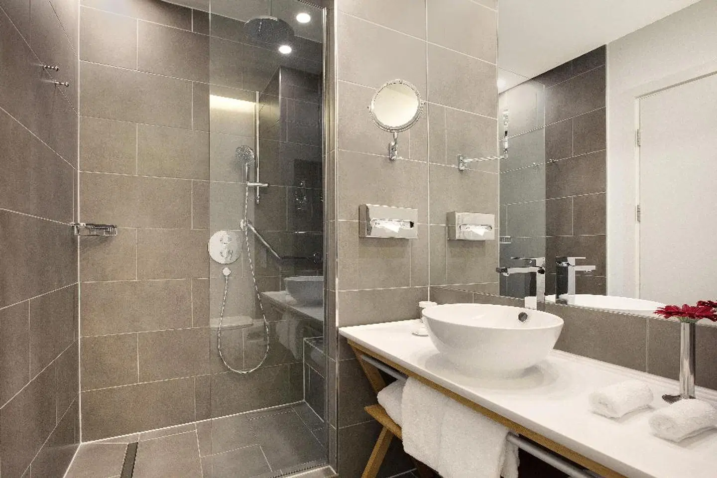 Crowne Plaza Berlin Potsdamer Platz Badezimmer