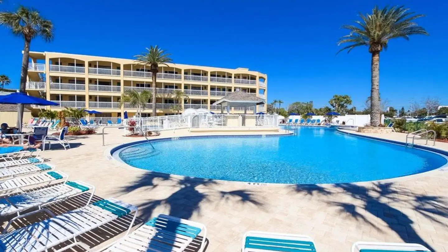 Coral Reef Resort EXTERIOR