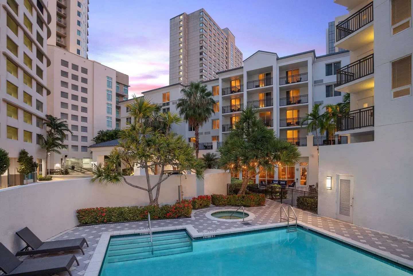 Courtyard by Marriott Miami Dadeland OUTDOOR_POOL