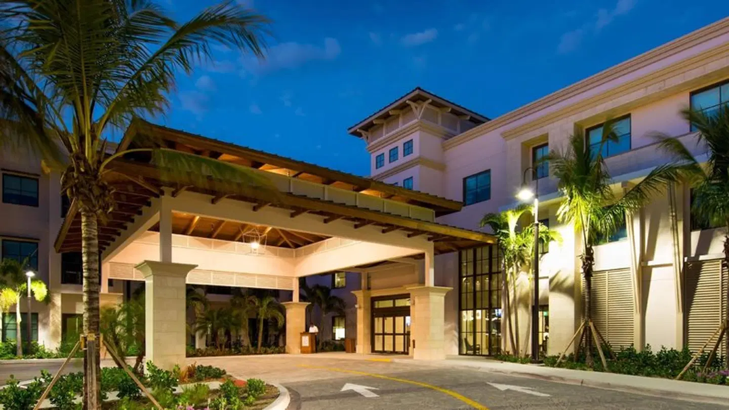 Hyatt House Naples/5th Avenue EXTERIOR