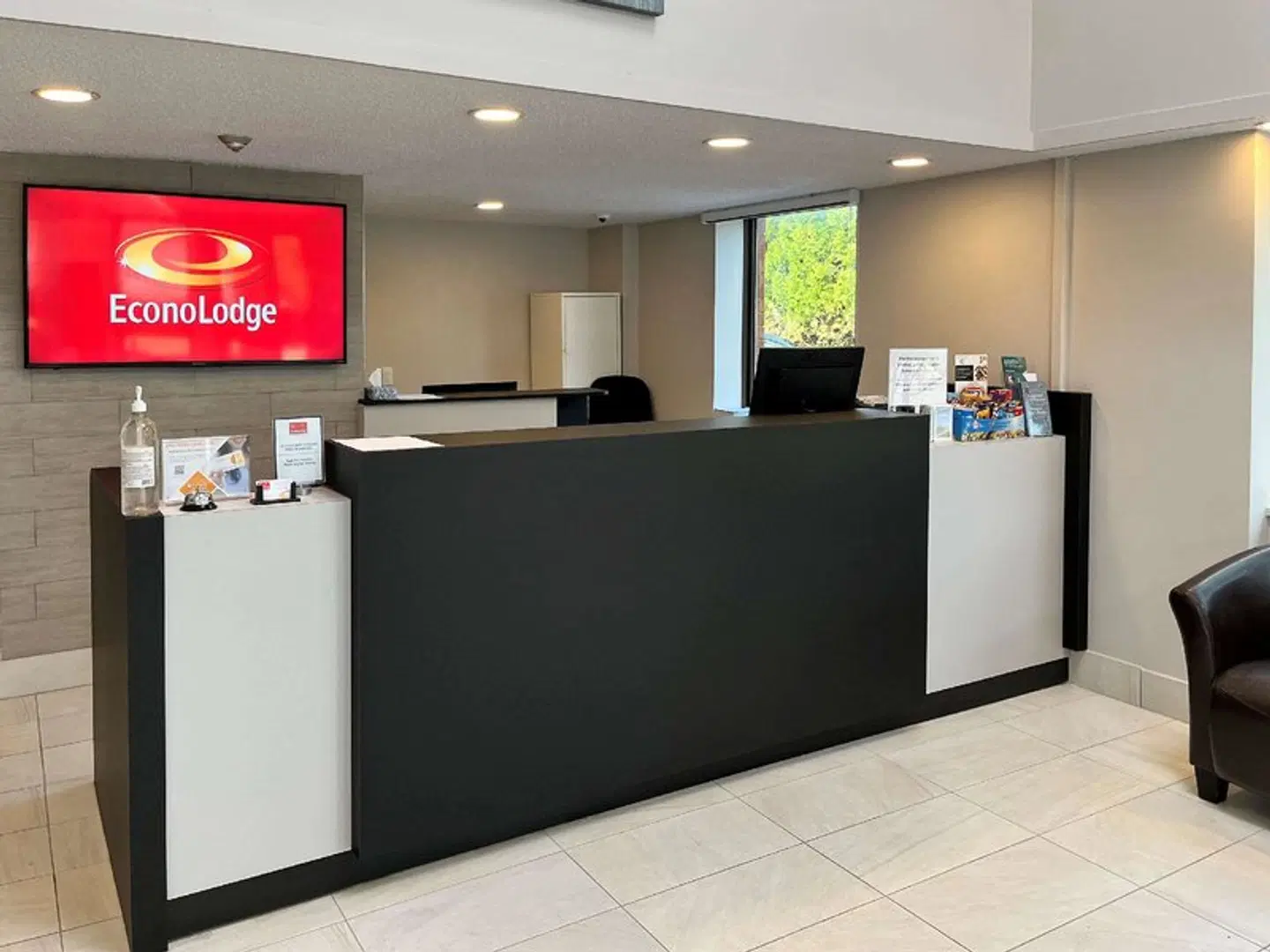 Econo Lodge Airport LOUNGE_LOBBY
