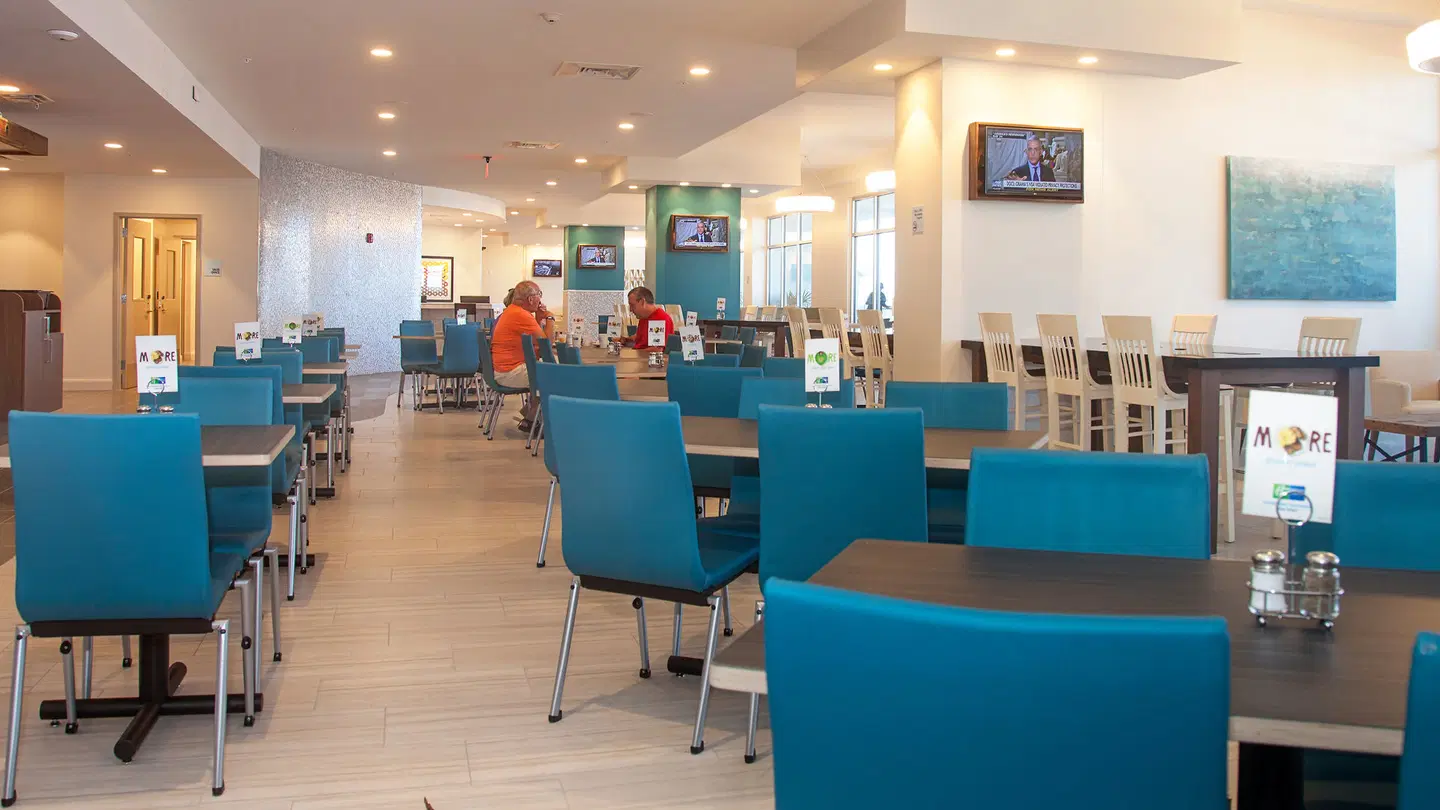 Holiday Inn Express & Suites Panama City Beach - Beachfront by IHG Bar