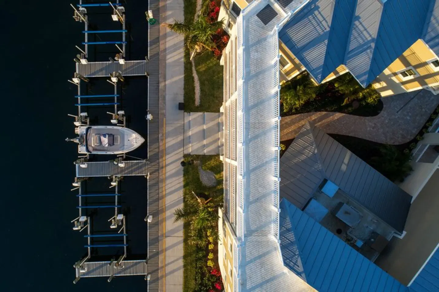 Waterline Villas & Marina, Autograph Collection Terrasse