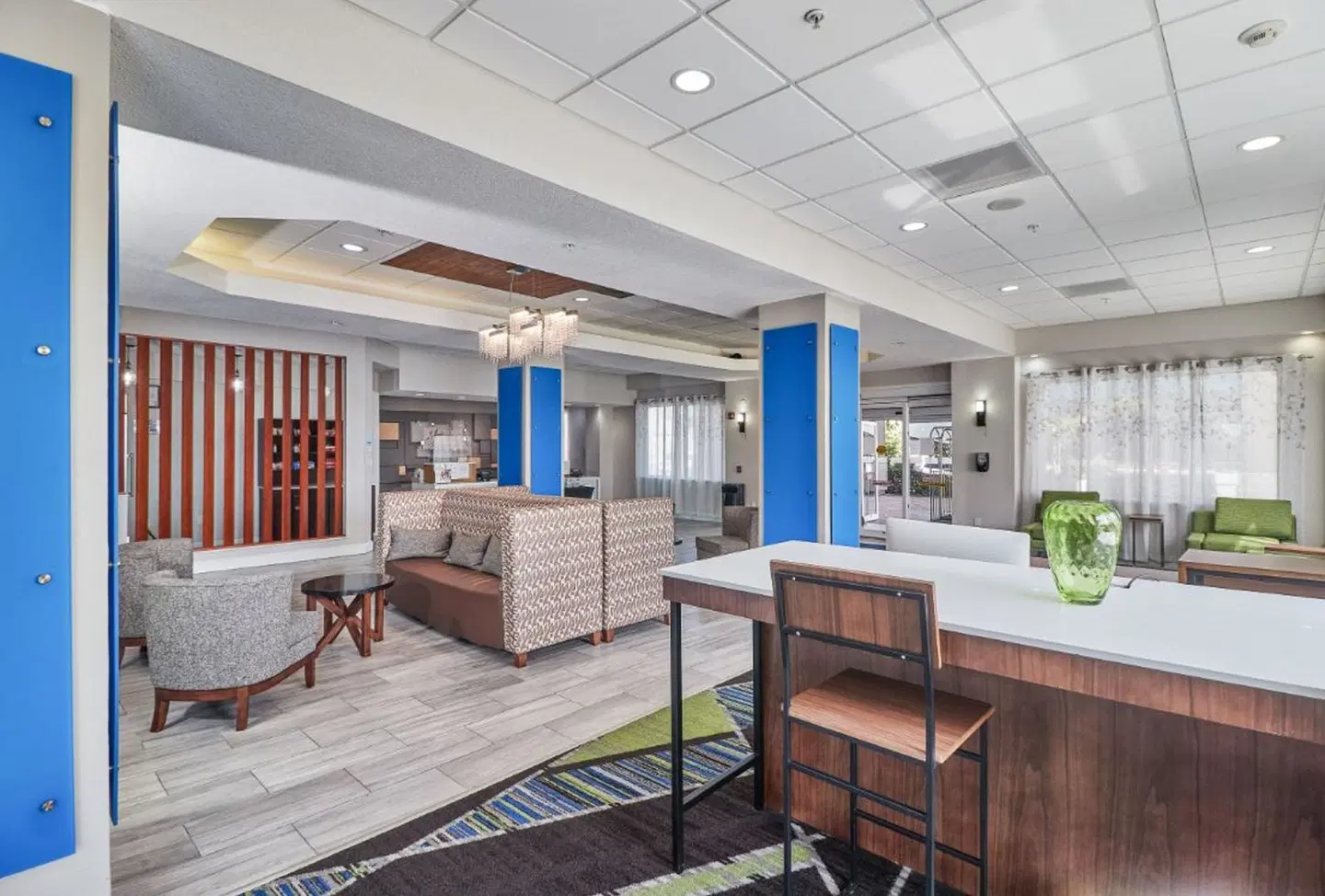 Holiday Inn Express & Suites Clearwater/Us 19 N by IHG Bar