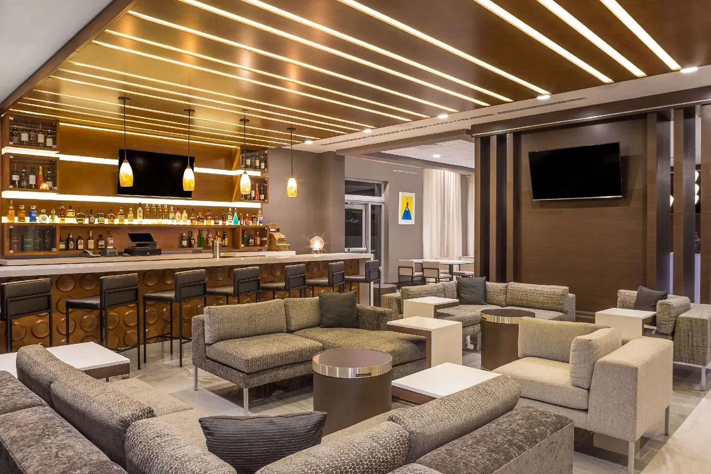 Wingate by Wyndham Miami Airport Bar