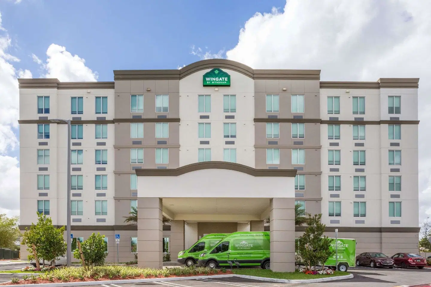 Wingate by Wyndham Miami Airport EXTERIOR