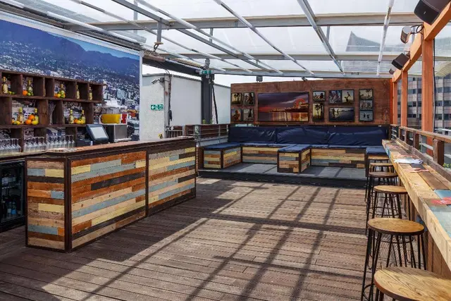DoubleTree by Hilton London - Tower of London Bar