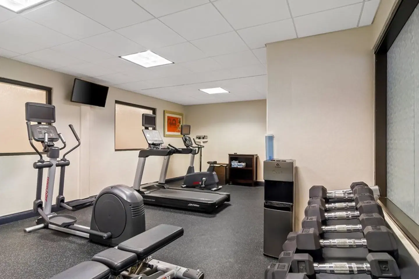 Holiday Inn Exp.&Suites South East/Medical Ctr Area SPORTS_AND_LEISURE