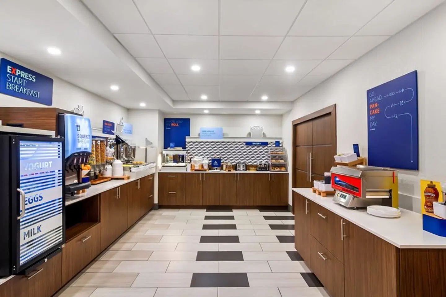 Holiday Inn Exp.&Suites South East/Medical Ctr Area LOUNGE_LOBBY