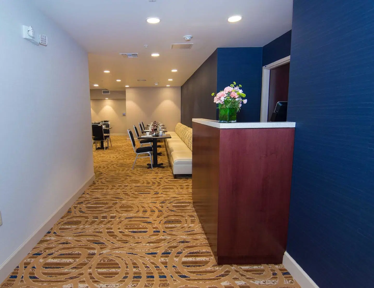 Holiday Inn Gainesville-University Ctr by IHG LOUNGE_LOBBY